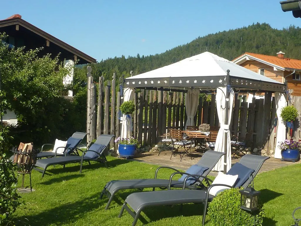 Gaestehaus Schoenfeld Reit im Winkl Guest house