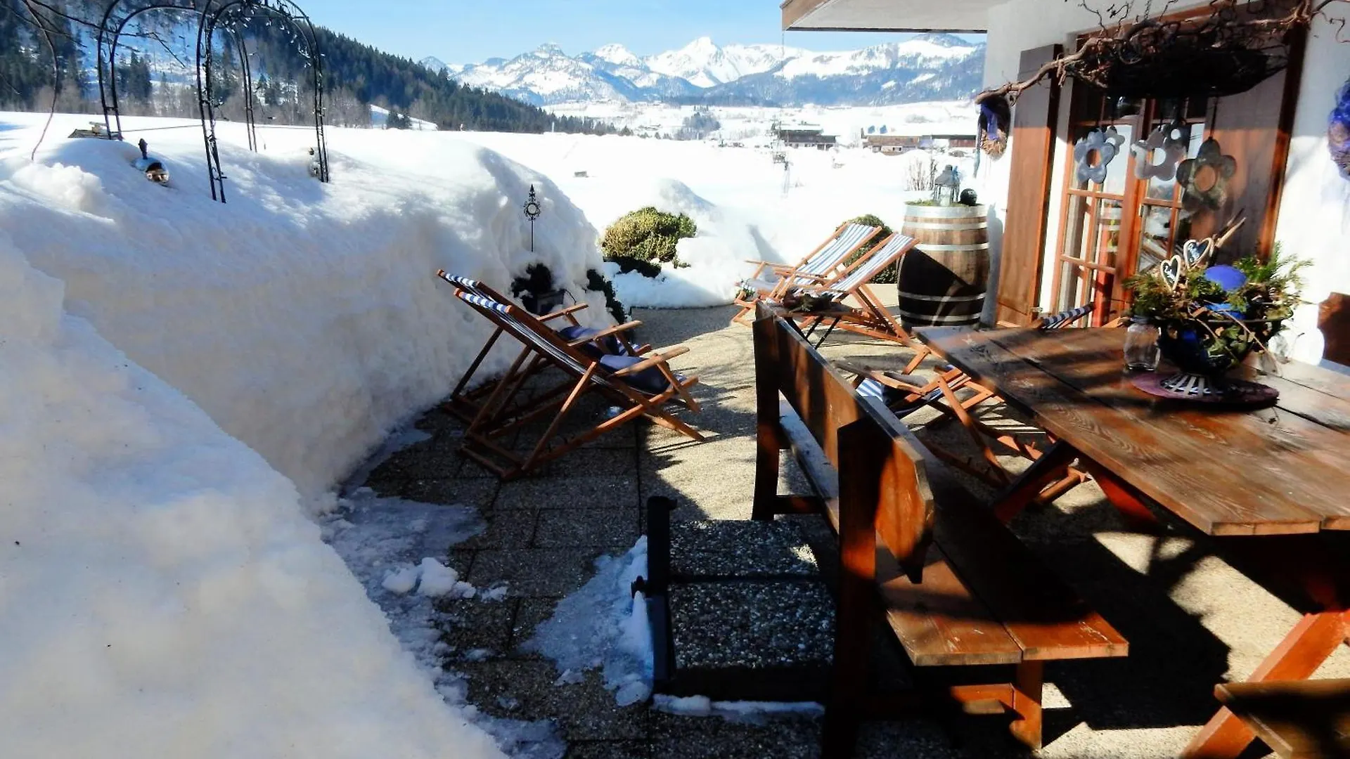 Gaestehaus Schoenfeld Reit im Winkl Guest house