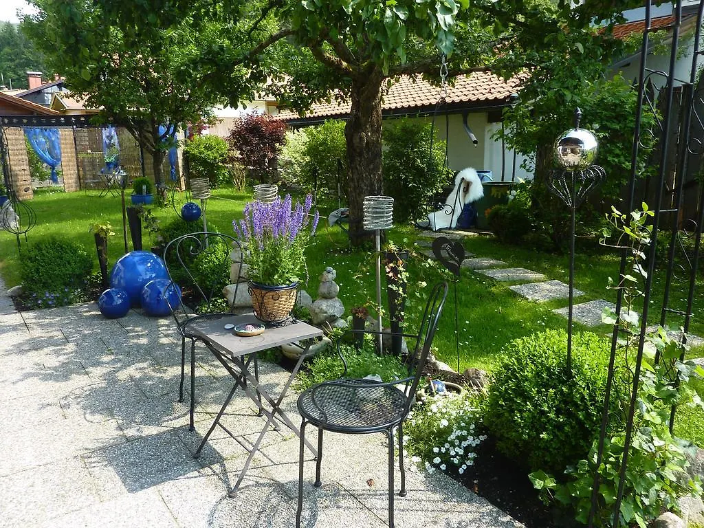 Gaestehaus Schoenfeld Reit im Winkl Guest house