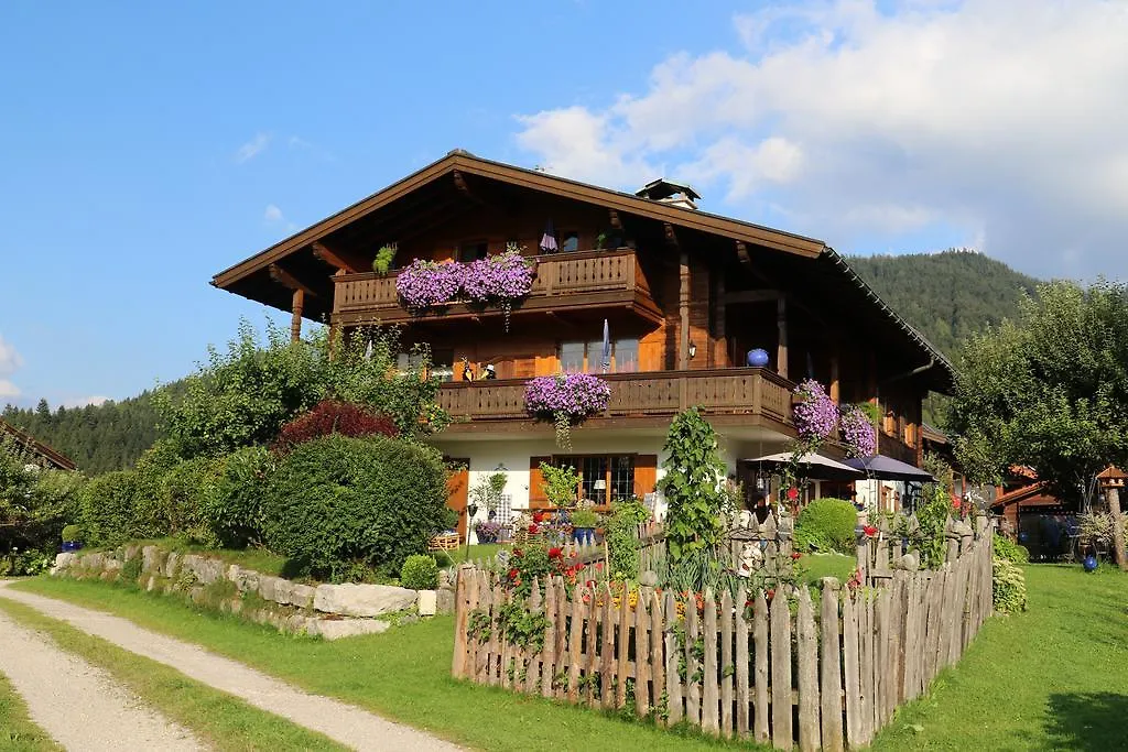 Gaestehaus Schoenfeld Reit im Winkl 3*,
