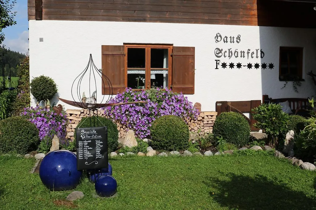 Gaestehaus Schoenfeld Reit im Winkl Guest house