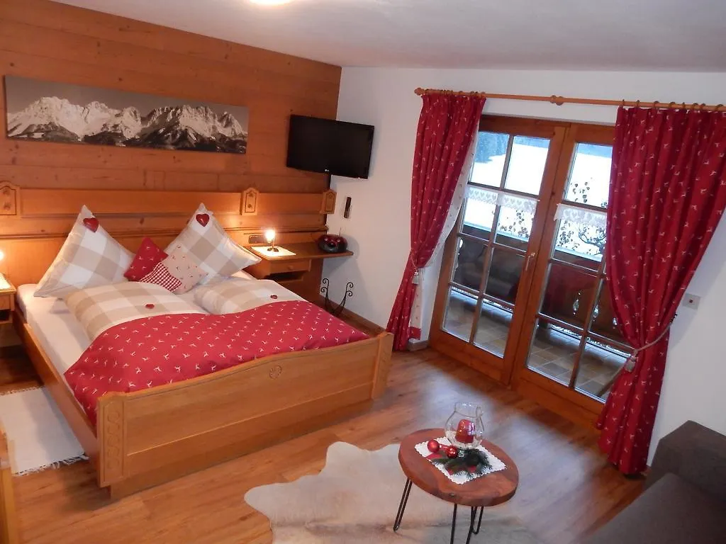 Guest house Gaestehaus Schoenfeld Reit im Winkl